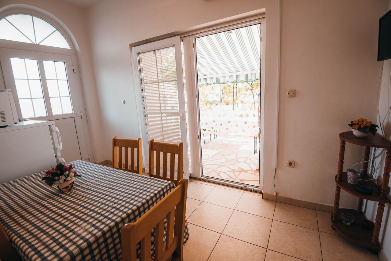 Apartments Visnjic Zaboric Ngoại thất bức ảnh