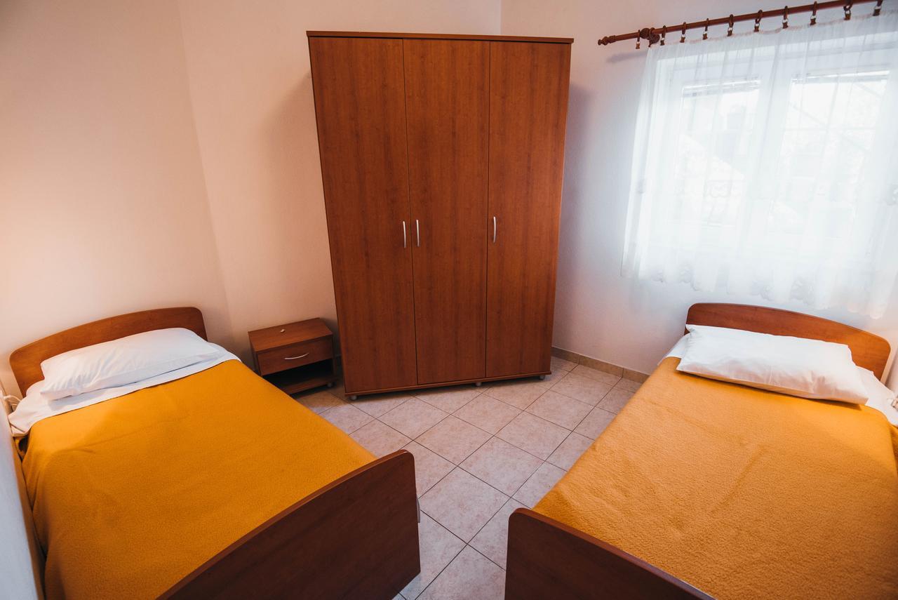 Apartments Visnjic Zaboric Ngoại thất bức ảnh